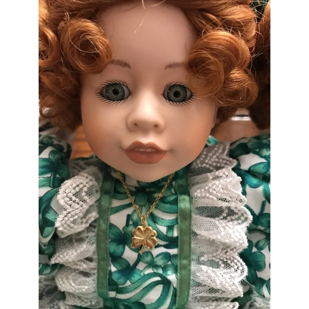 Betty Jane Carter Doll Goebel‎ 1995 1426/2000 St Patrick’s day clovers Irish